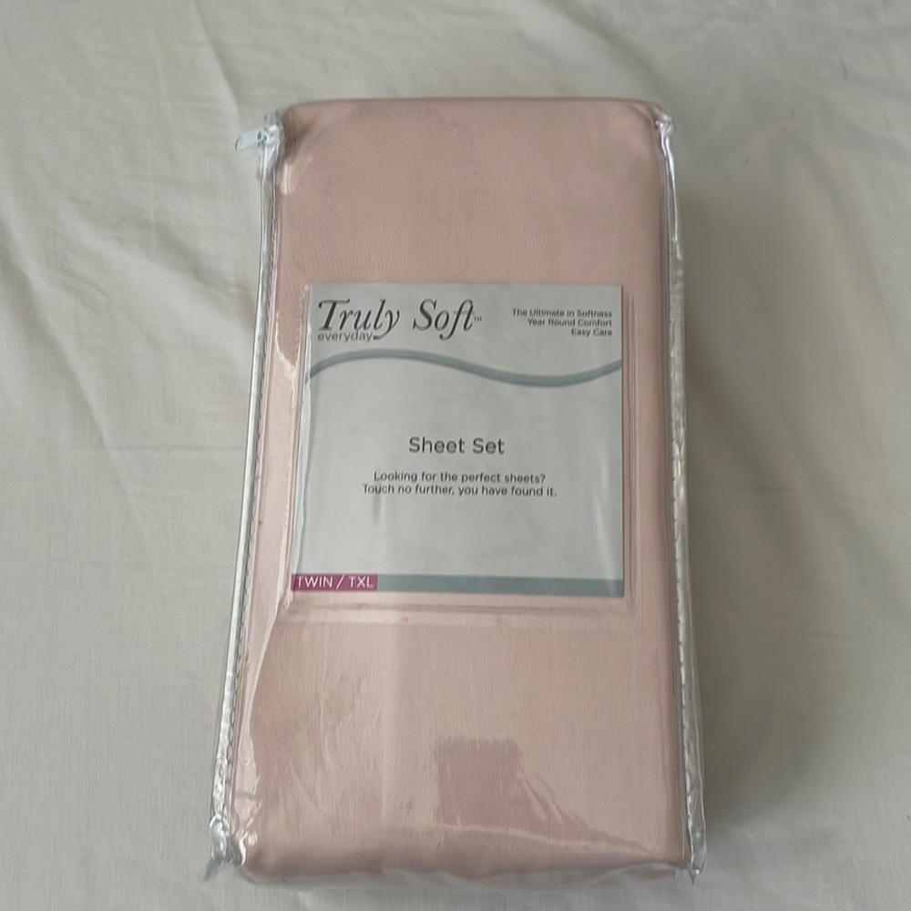 NWT TRULY SOFT Everyday TWIN/TXL Sheet Set in Blush